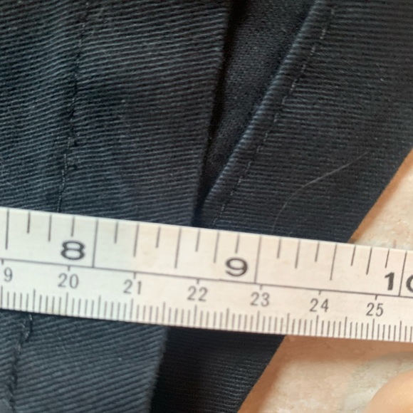 Wrangler Mens black shorts. Size 32. - Picture 6 of 7